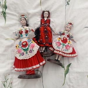 ⭐️ 3 set traditional standing dolls